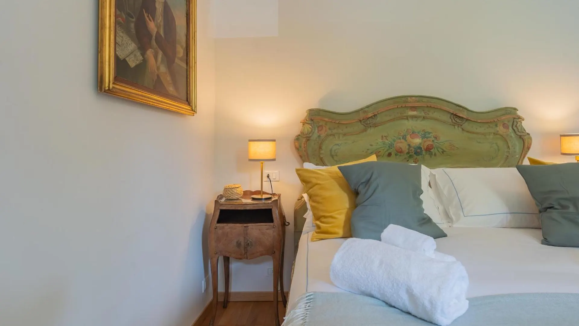 Luxury Apartments In Villa Cardinal Ciceri By Rent All Como San Fermo della Battaglia Italy