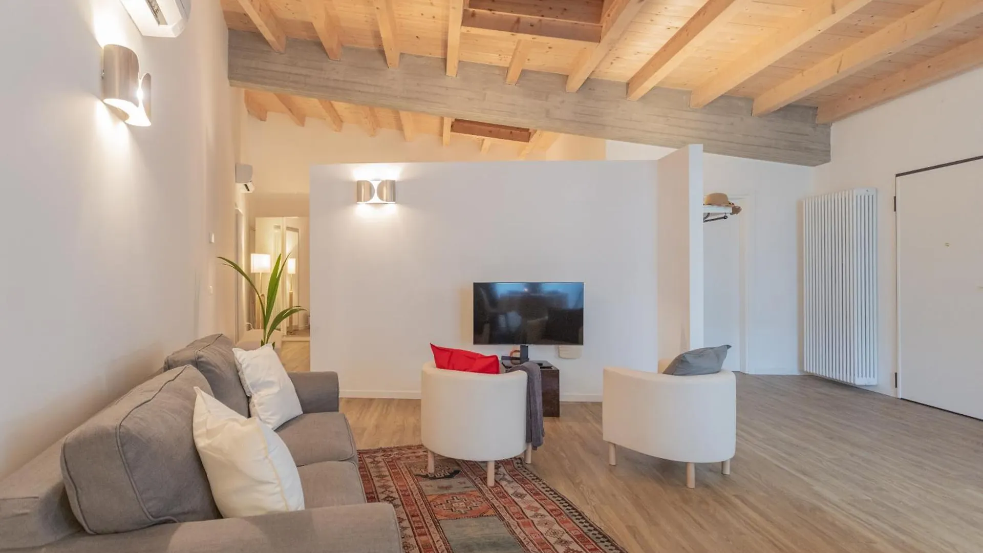 Luxury Apartments In Villa Cardinal Ciceri By Rent All Como San Fermo della Battaglia Italy
