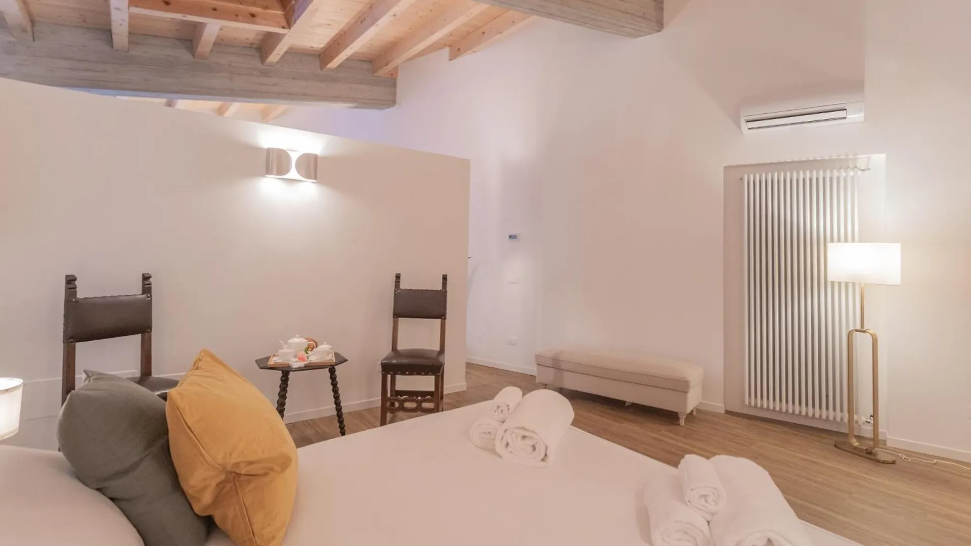 Luxury Apartments In Villa Cardinal Ciceri By Rent All Como San Fermo della Battaglia Italy