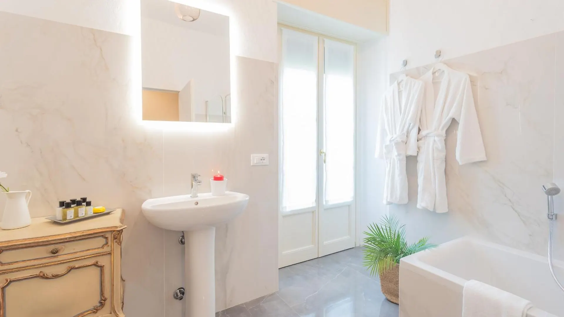 Luxury Apartments In Villa Cardinal Ciceri By Rent All Como San Fermo della Battaglia