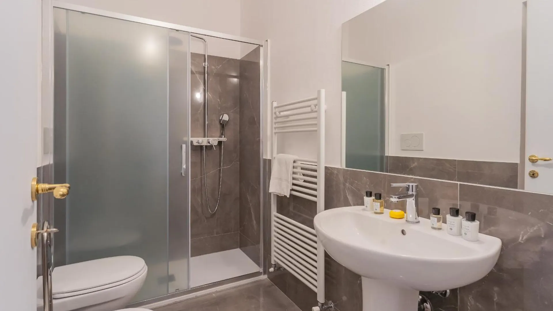 Luxury Apartments In Villa Cardinal Ciceri By Rent All Como San Fermo della Battaglia 0*,