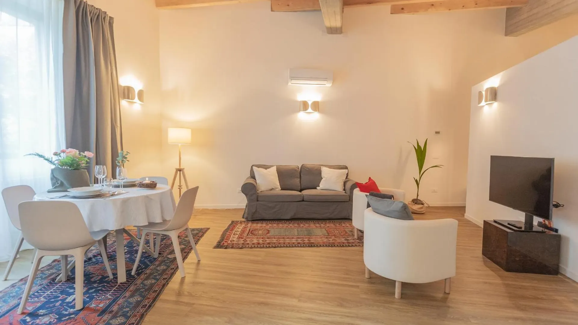 Luxury Apartments In Villa Cardinal Ciceri By Rent All Como San Fermo della Battaglia Italy
