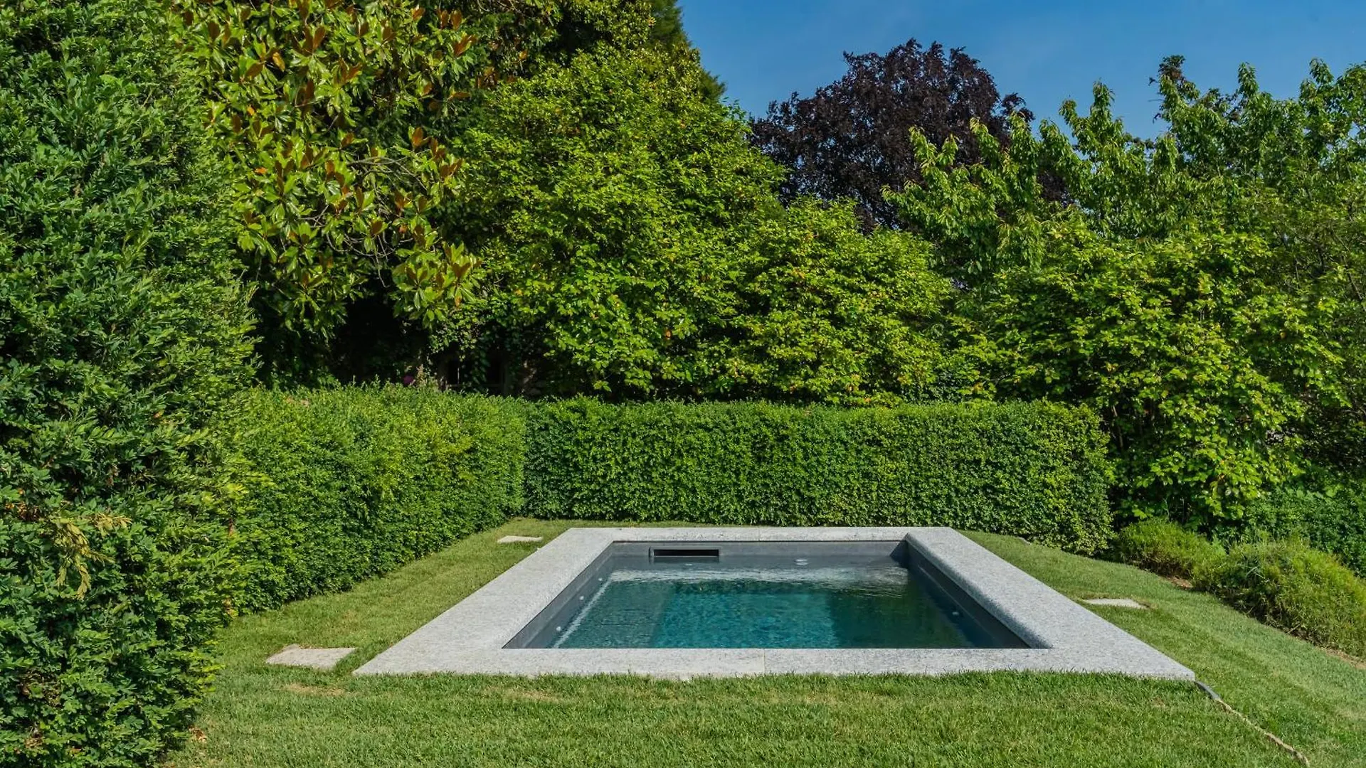 Luxury Apartments In Villa Cardinal Ciceri By Rent All Como San Fermo della Battaglia Italy