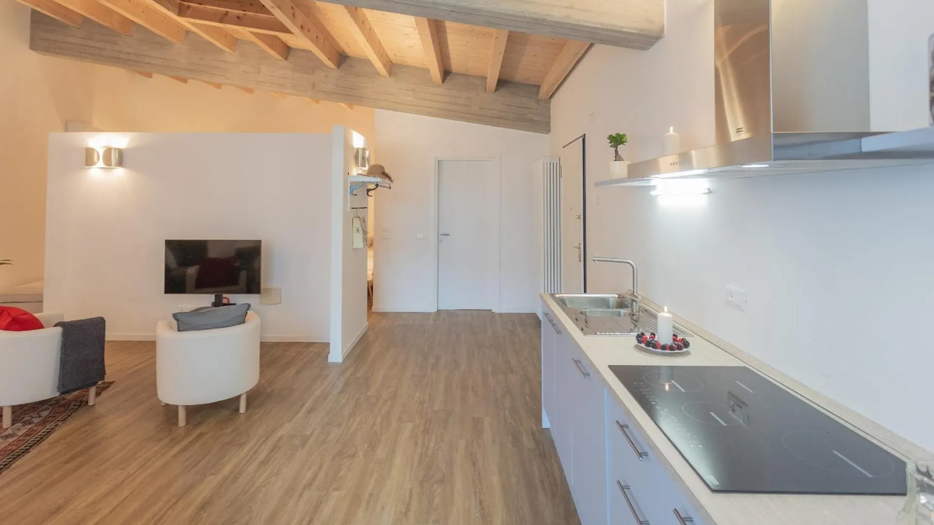 Luxury Apartments In Villa Cardinal Ciceri By Rent All Como San Fermo della Battaglia 0*,