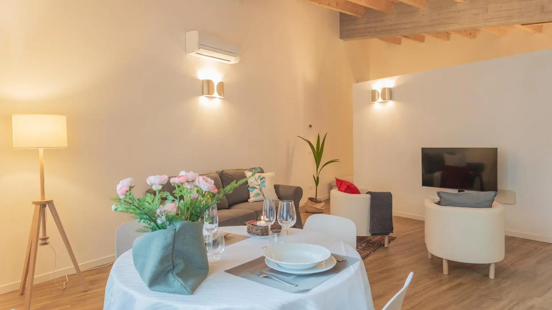 Luxury Apartments In Villa Cardinal Ciceri By Rent All Como San Fermo della Battaglia